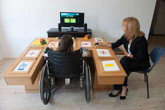 Образовательный комплекс Эдутач (EduTouch) для детей в инвалидных креслах